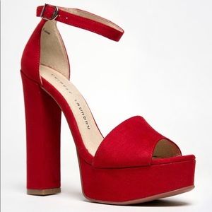 Chinese Laundry Avenue Platform size 10